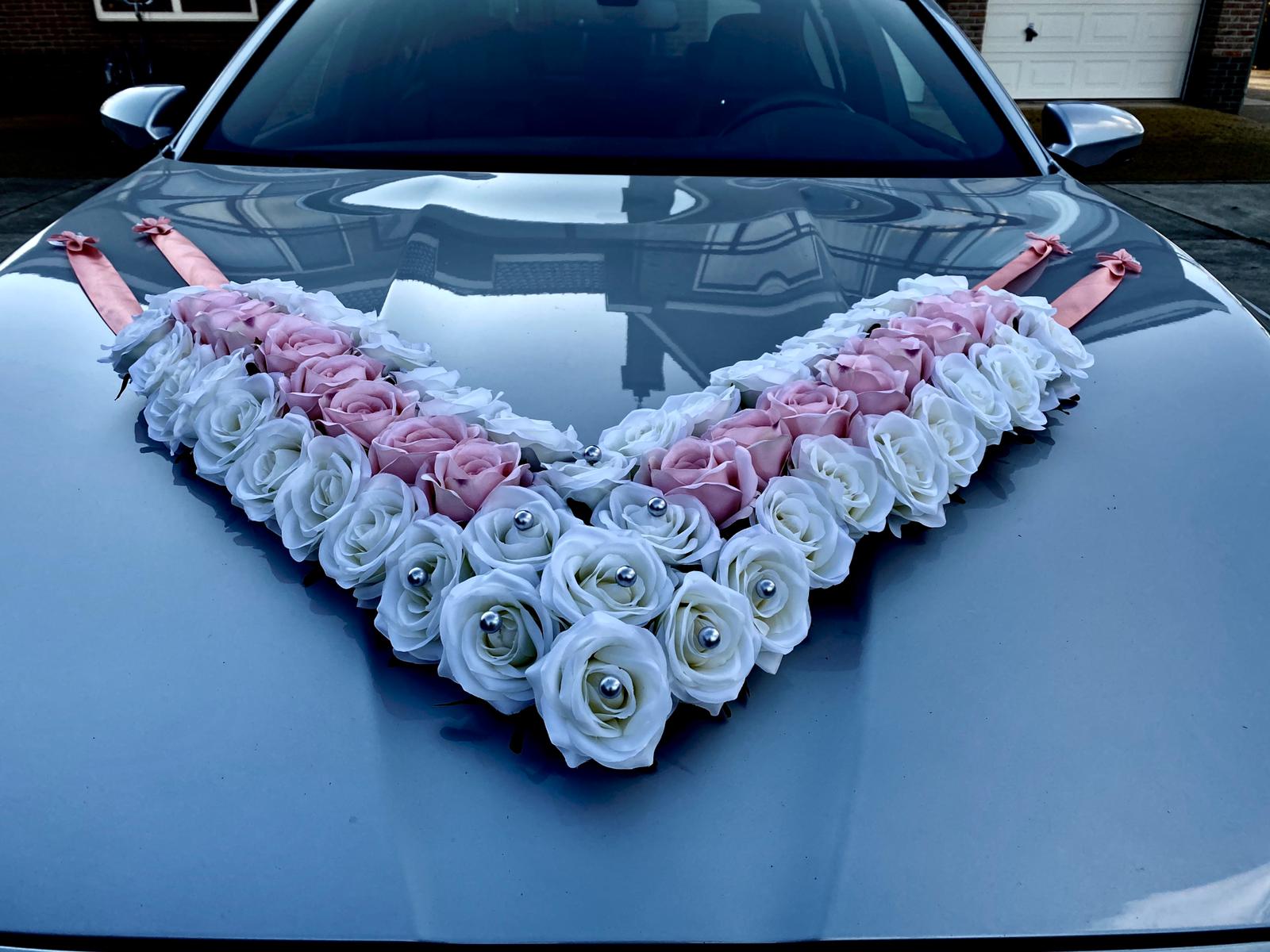 Luxe Trouwauto Decoratie: NOELIA