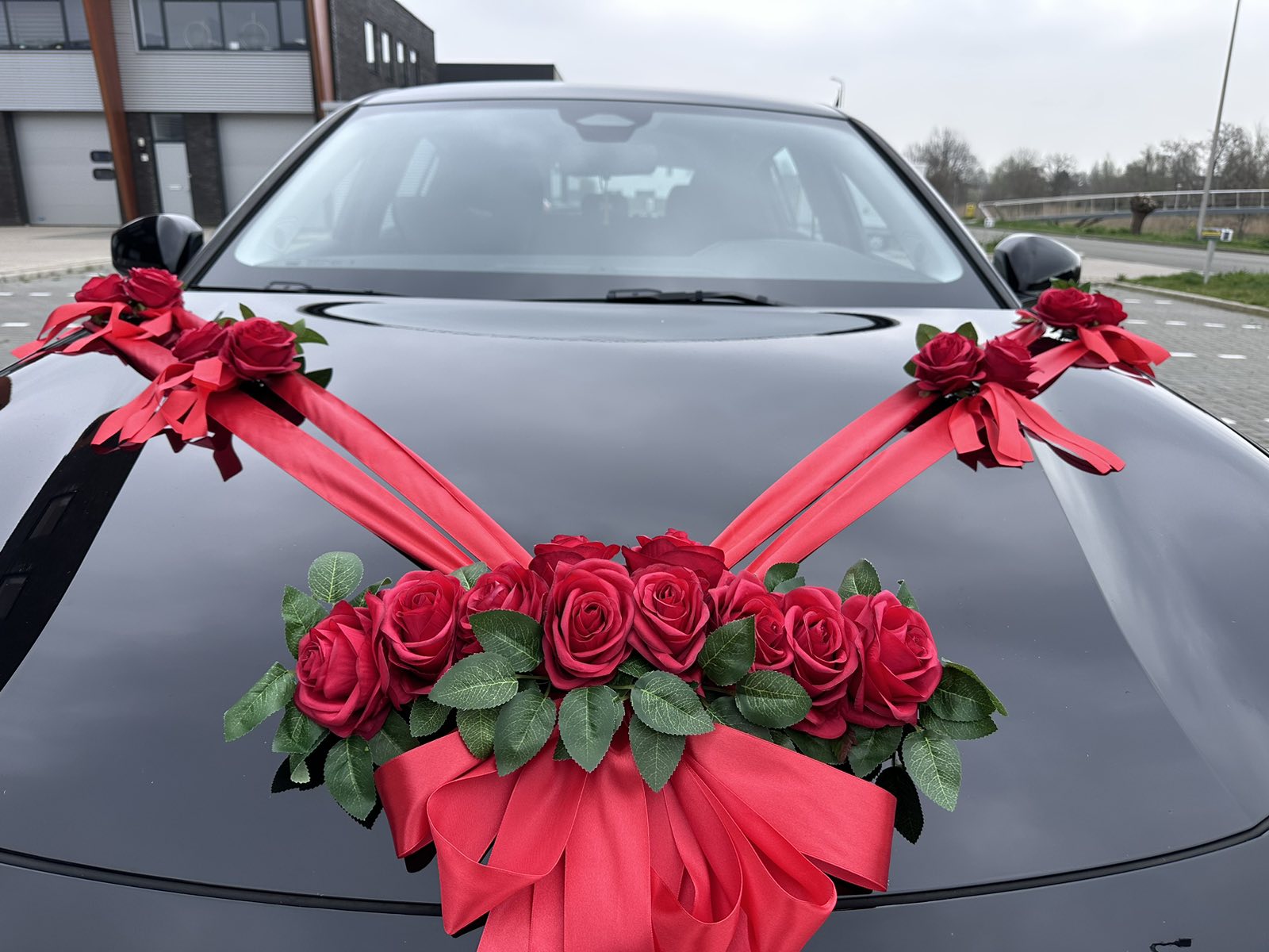 Luxe Trouwauto Decoratie: AMADA