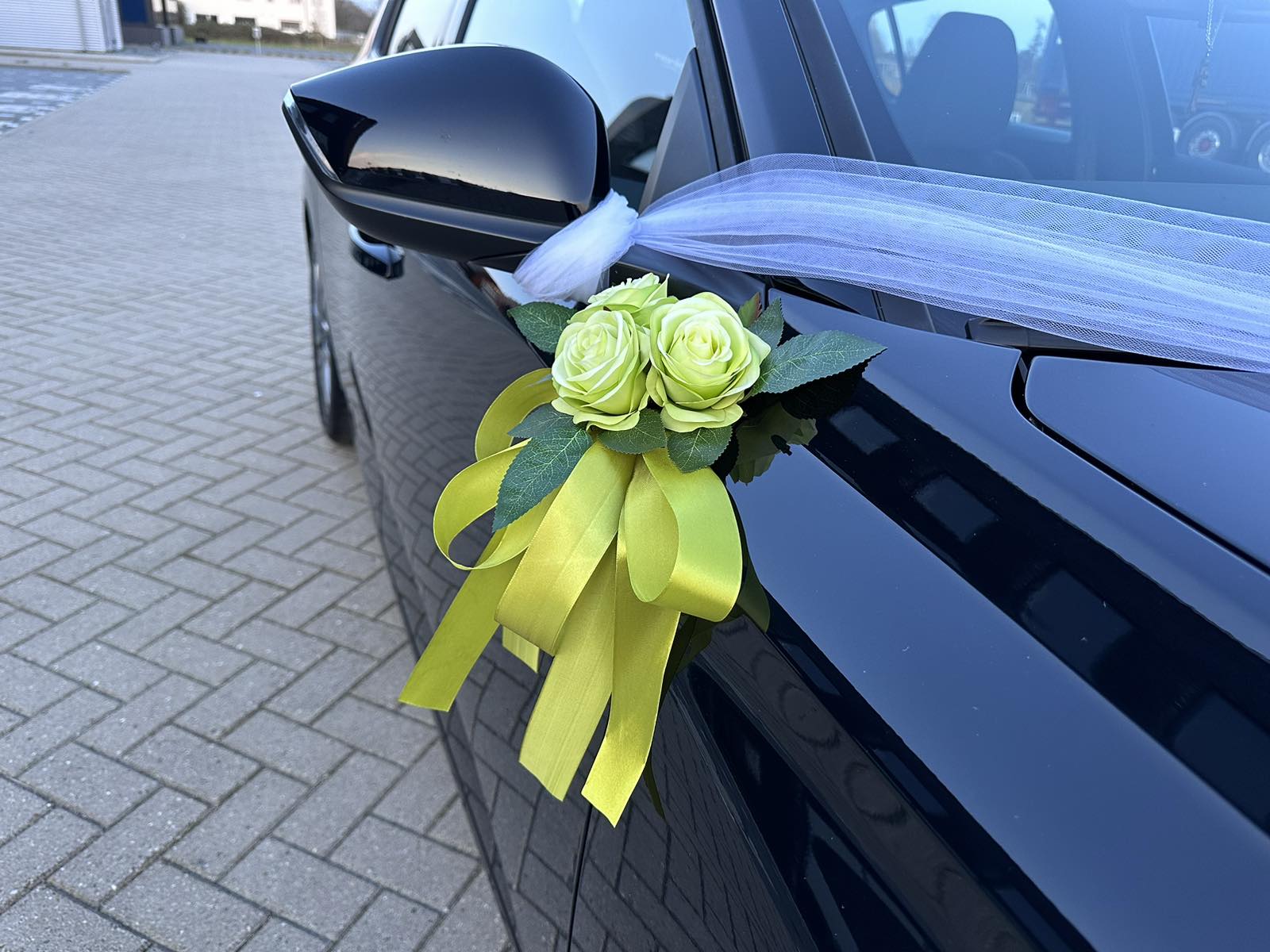 Luxe Trouwauto Decoratie: NICOLE GROEN