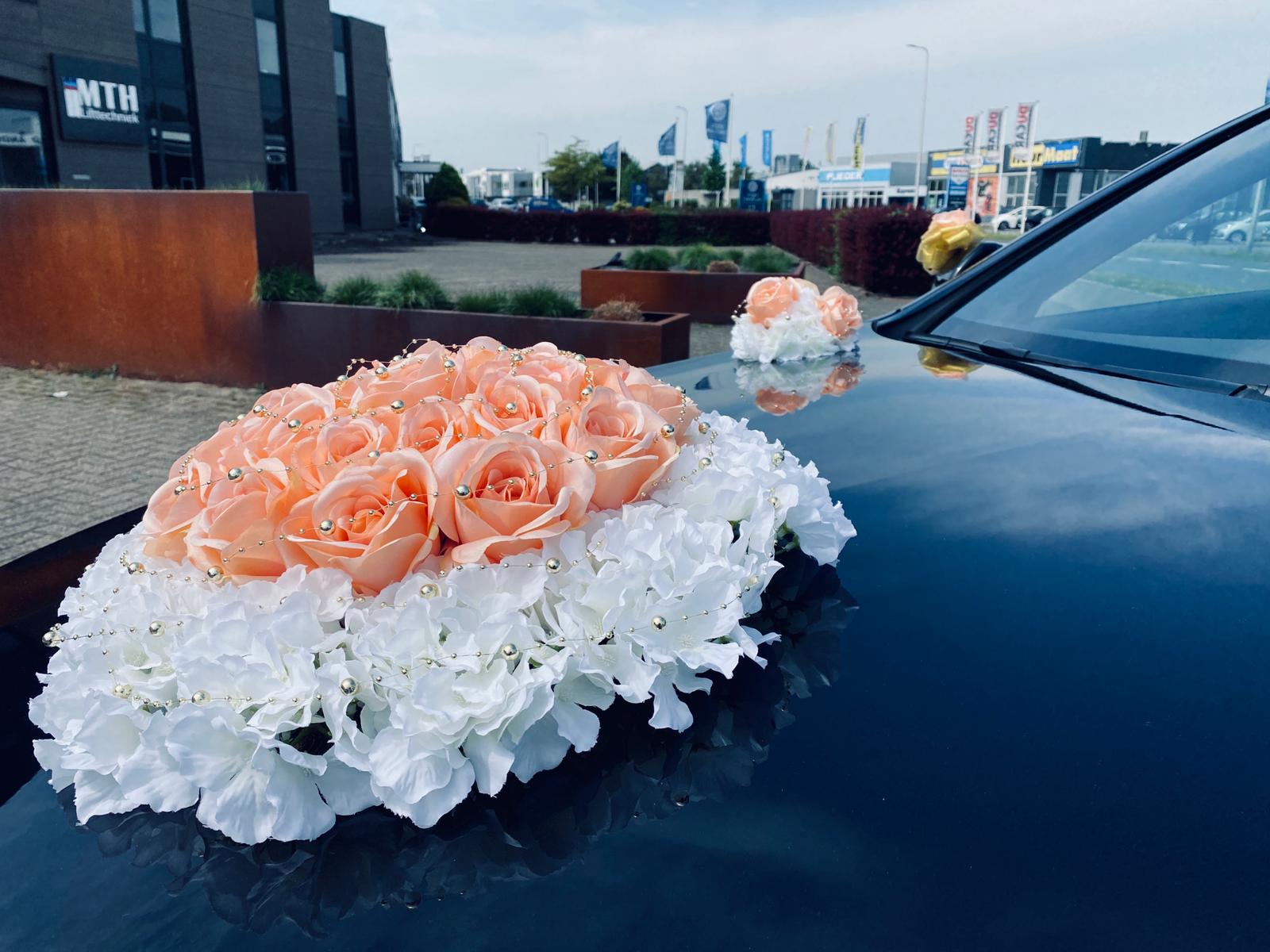 Luxe Trouwauto Decoratie: EMILY