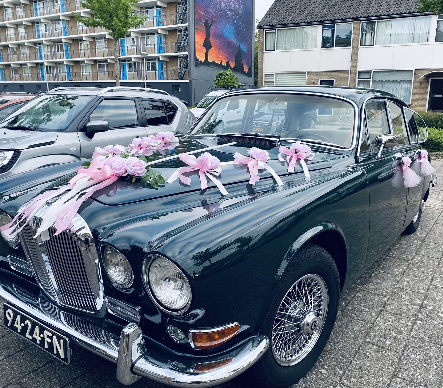 Luxe Trouwauto Decoratie: JOVITA