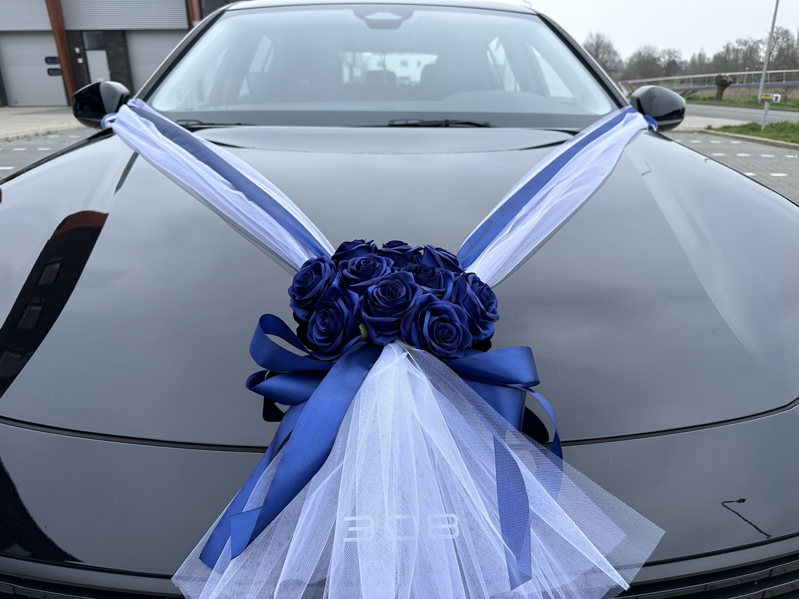 Luxe Trouwauto Decoratie: ALMA ROYAL BLUE