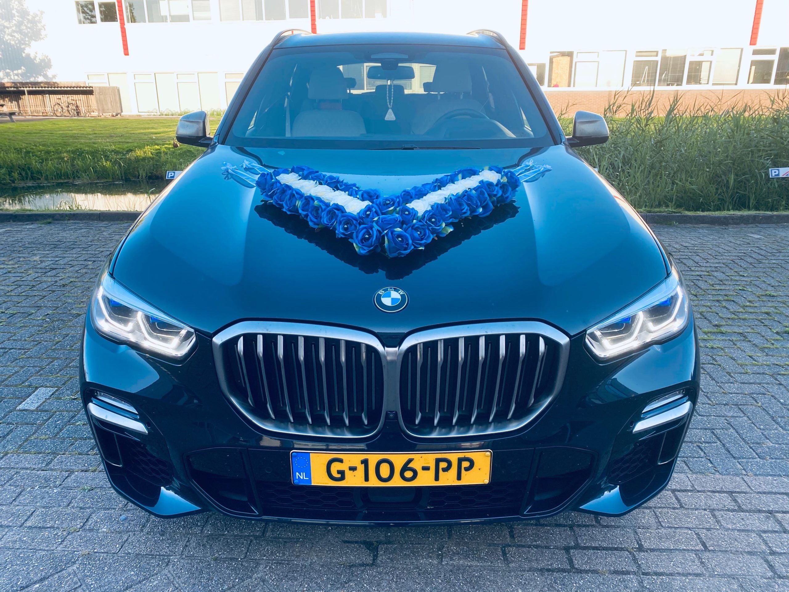 Luxe Trouwauto Decoratie: LAURA