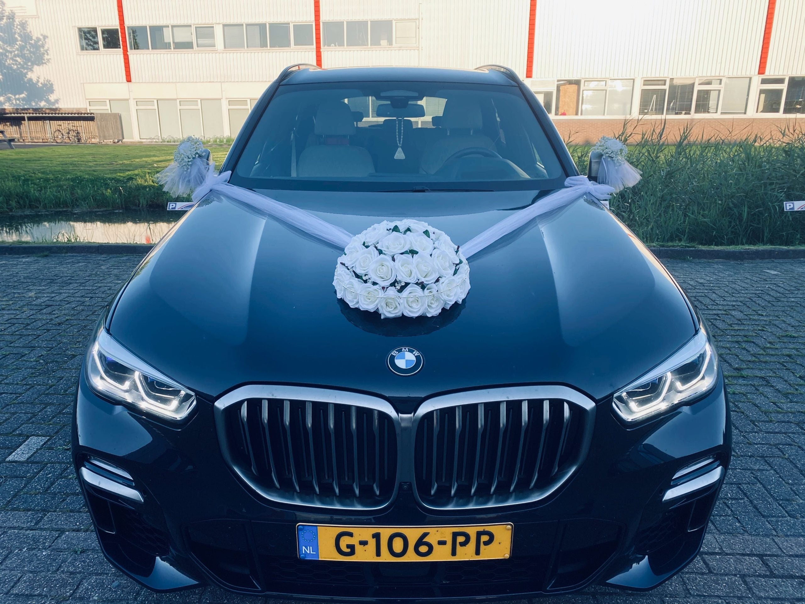 Luxe Trouwauto Decoratie: SANTE